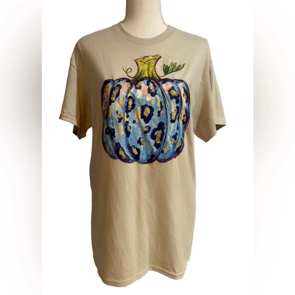 Womens hand painted Leopard Print Pumpkin Tee. Size M. NEW